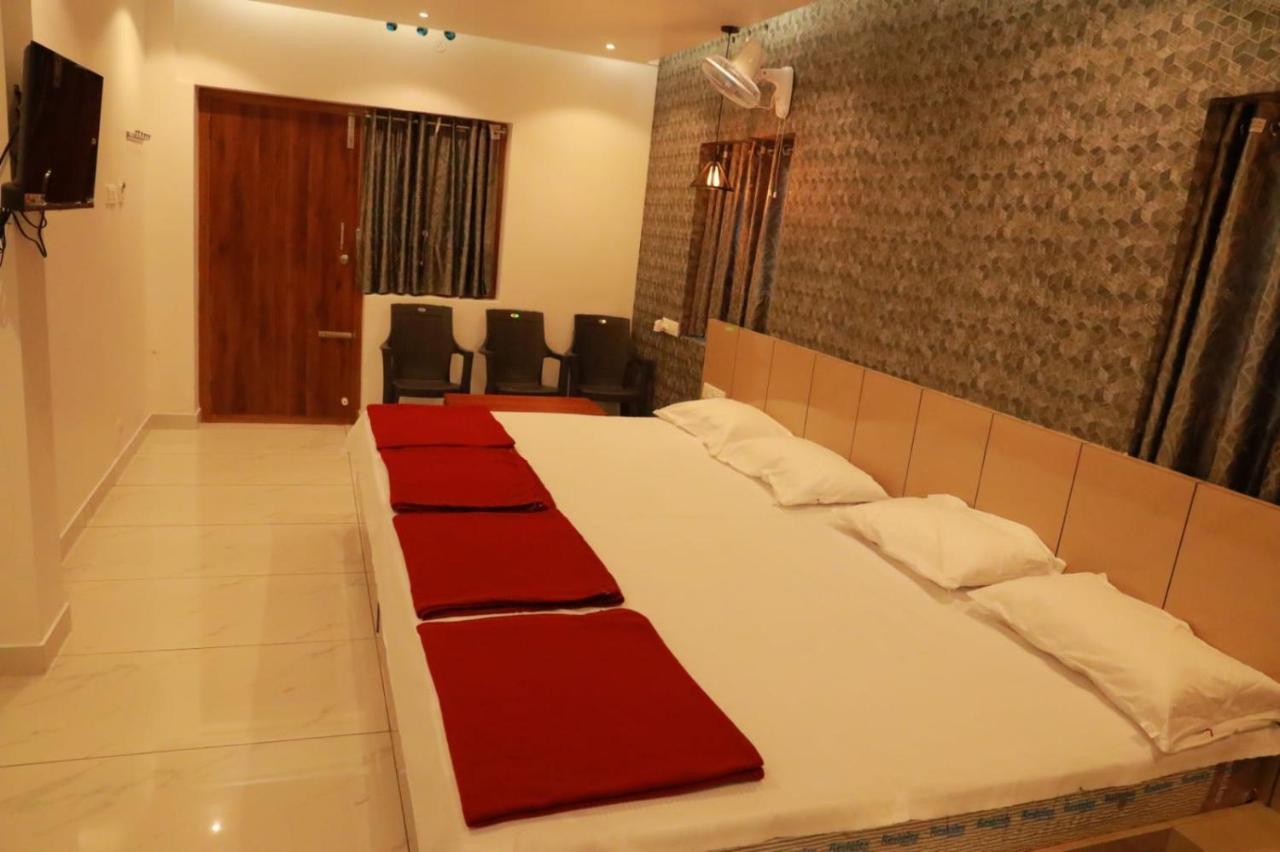 Hotel Hilltop à Vālpārai Extérieur photo