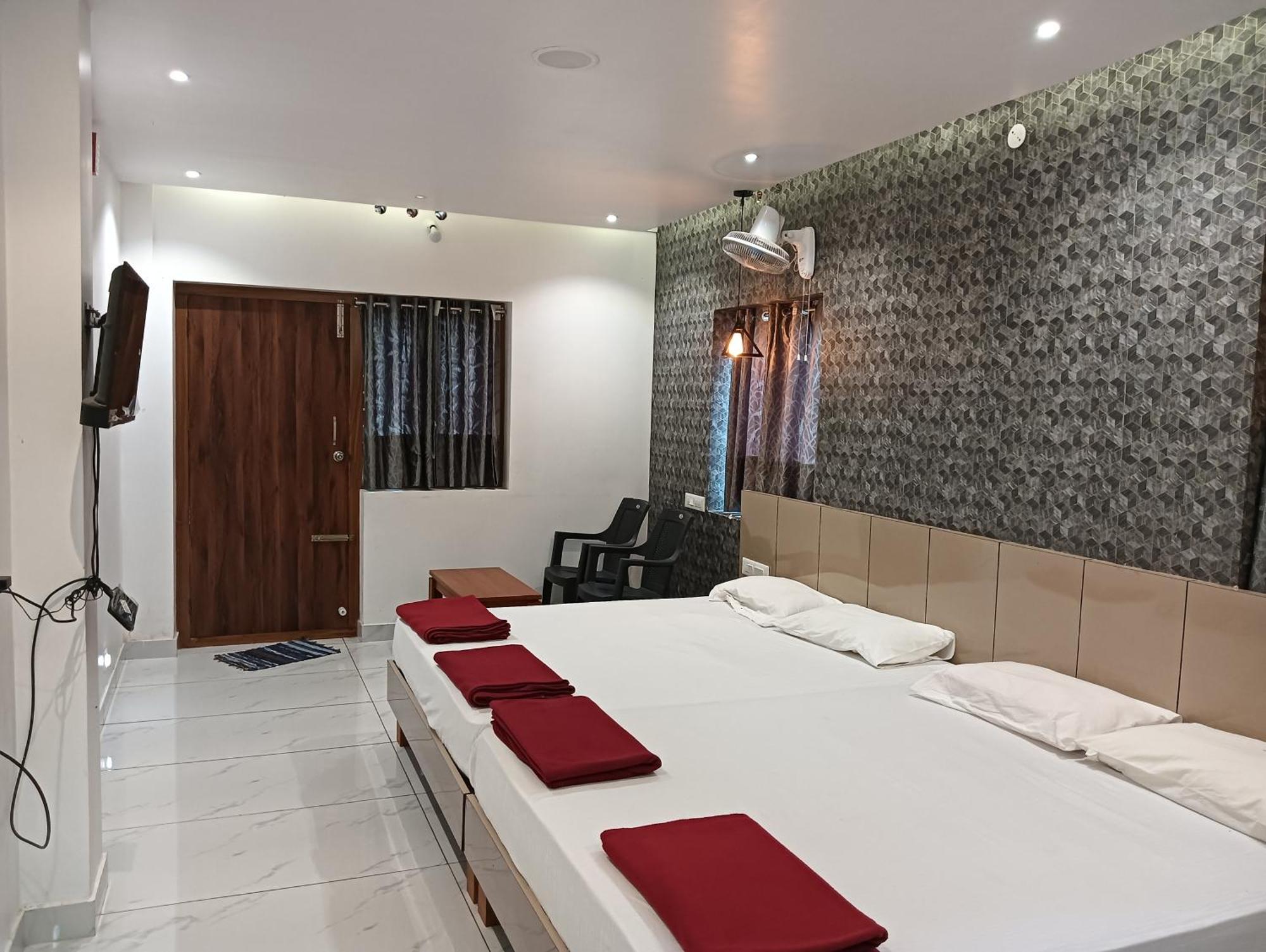 Hotel Hilltop à Vālpārai Extérieur photo