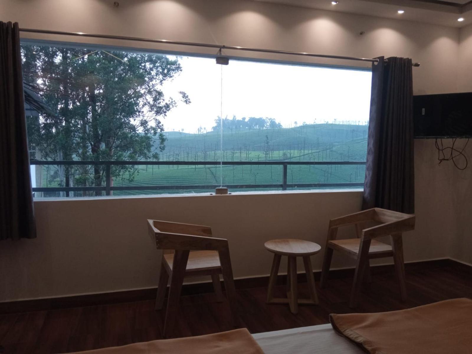 Hotel Hilltop à Vālpārai Extérieur photo